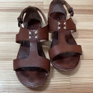 Women’s leather sandals